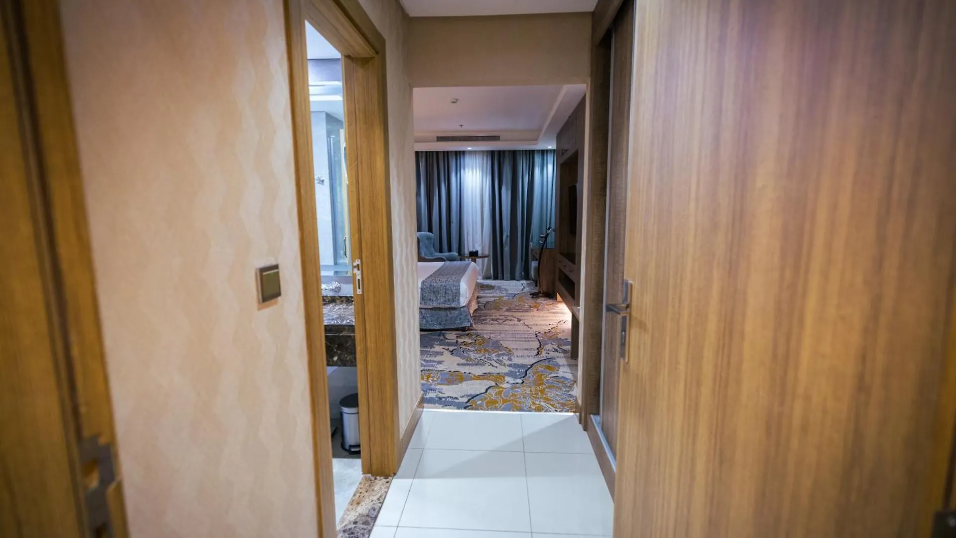 Mirnian Hotel 제다