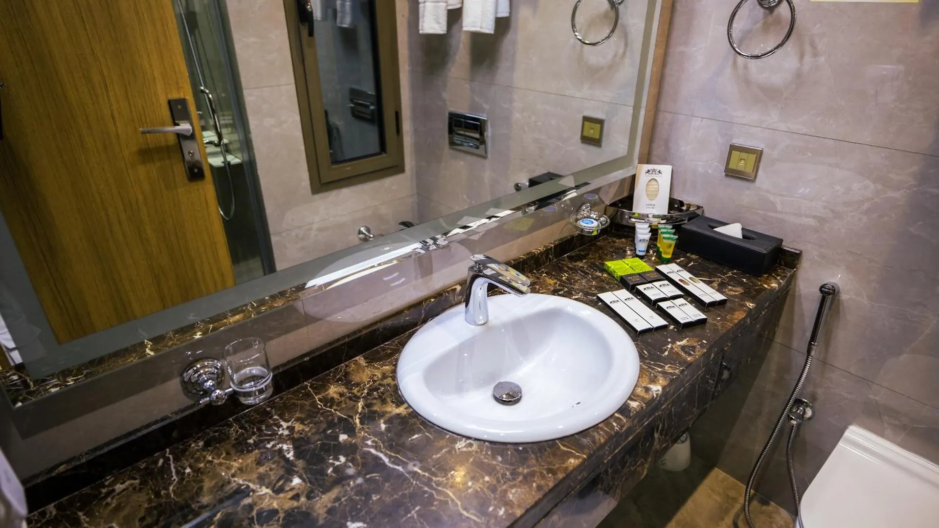 Mirnian Hotel 제다